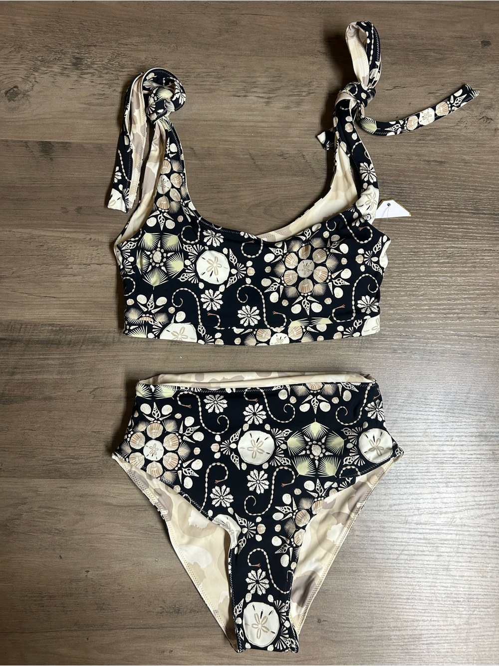 NWOT Emily McCarthy Seashell/Camo Reversible Lottie Bikini Size XS